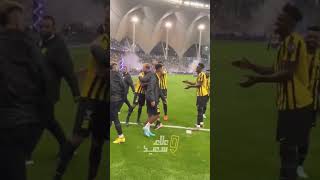 احتفالات #لاعبين الاتحاد بكأس السوبر 🔥