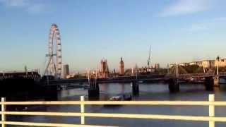 Sunrise @ Waterloo Bridge on a bicycle