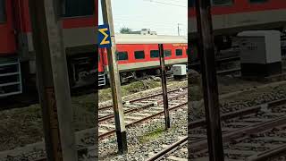 Parallel Race Between Mahabodhi Exp-Kosi Exp#shorts#youtubeshorts#viral#indianrailways#train#ytshort