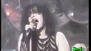 Siouxsie and the Banshees - Swimming Horses (UK TV The Tube 1984)