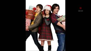 Make some noise its christmas time( drake and josh)