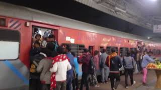 General Coach Me Travellers Ki Bheed | Indian Railways