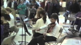 199305 VHS Wes at his Christmas Concert Manassas Mall in May, 1993 ... 8 minutes