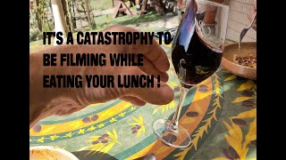 IT'S  A CATASTROPHY TO  BE FILMING WHILE EATING YOUR LUNCH !  www.crackerbooks.com