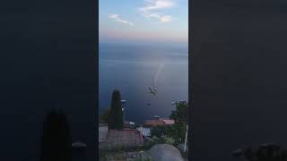 Plane Getting water to delete fire. 2 years ago in positano, Italy 🇮🇹 #shorts