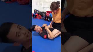 Tự Vệ Nữ Khi Bị Ngồi Lên Tát #kungfu #vothuat #shorts