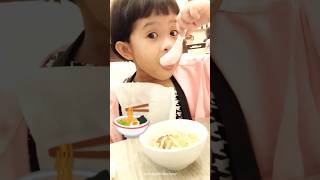 Yummy hot noodles.. #shorts #delicious #food #noodles #yummy #eating #youtubeshorts