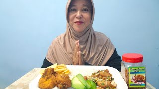 Makan ayam goreng.tumis tahu sambel labu dan keripik‼️mantap