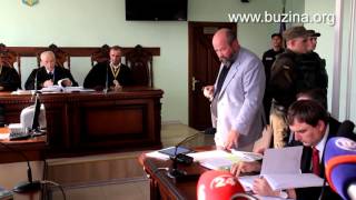 23.09.2015 Суд отложил рассмотрение дела обвиняемого в убийстве украинского писателя Олеся Бузины