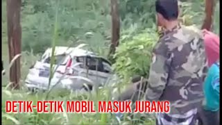 Detik-Detik Sebuah Mobil Masuk Ke Jurang Di Pasuruan