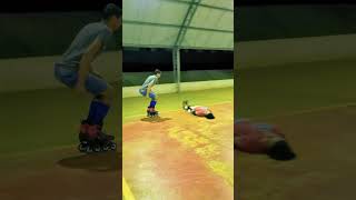 pulando com patins inline