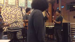 The Fridays - Planking Without Passion Looks So Dumb (Live at Patatimo)