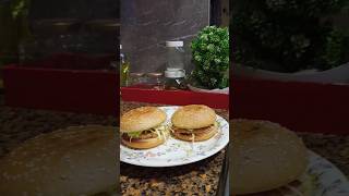 chicken petty burger 🍔#shorts #youtubeshorts #trendingshorts #viral #food