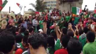 Festejos en la Av. Juárez de Puebla tras el partido México-Croacia el 23 de junio de 2014.