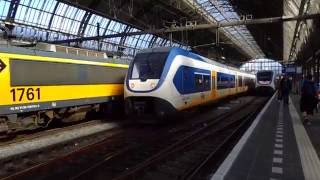 SLT 2621 komt aan op Amsterdam Centraal