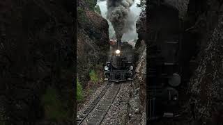 It's a tight squeeze as 473 slips through one of the many dynamite-basted rock #railroad #railfan