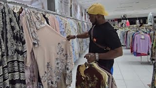 Beli baju batik di Keraton , Ponorogo