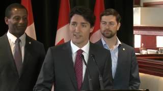 Video Of Young And Shirtless Justin Trudeau Go Viral