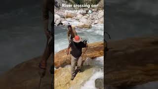 River Crossing!! GHNP Sainjvalley 📍@Adventurelover0001 #rivercrossing #mountains #ghnp #himalayas