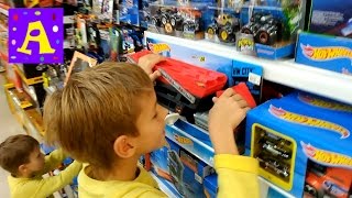 ПОХОД В МАГАЗИН ИГРУШЕК ОБЗОР АВТОВОЗА ХОТ ВИЛС HIKING IN toy store REVIEW Autocart HOT WHEELS