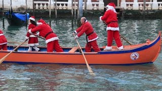 Christmas in Venice - Santa Claus comes by gondola