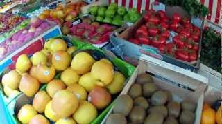 Flat Stanley Shops at the rue Montmartre Public Market