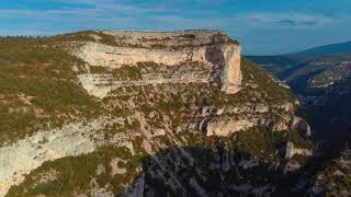 Au cœur de la Provence en drone - Gorges de la Nesque  [4K] [ HUBSAN ZINO]