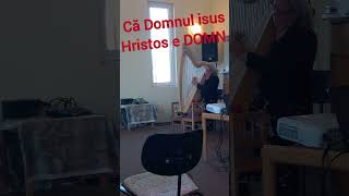 Florii Binecuvântate.             isus e Domn.