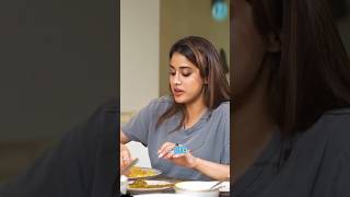 Janhvi Kapoor Cooking and Eating #shorts #viralvideo #shortvideo