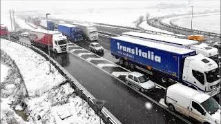 Disagi sulle autostrade per la pioggia gelata: chiuso un tratto dell’A1