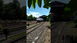 KA SRITANJUNG LOKOMOTIF WNB #kai #keretaapi #keretaapiindonesia  #railfans #railroad #lokomotif