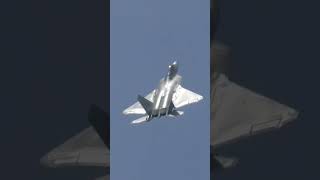 Did You Know the F-22 Raptor Can Fly Backwards? #subscribe #military #aviation