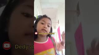 naila putri imut lagi bermain