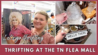 Let's go thrifting at the Tennessee Flea Mall | Thrift with me + thrift haul