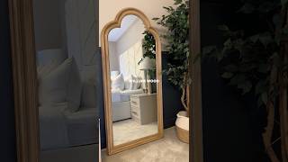 Elegance and charm with the Melilla Mirror.