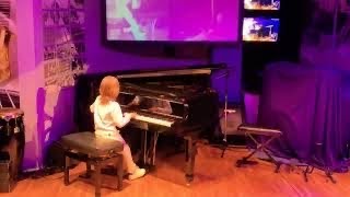 Stelios Kerasidis (5 y.o.) plays "city of stars” -La La Land movie