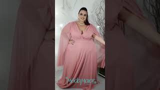 Vestido de Festa Plus Size Mangas Capa: Sofisticação Sem Igual