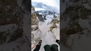 Is this too risky? #steepskiing #couloir #cliffjumping