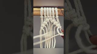 Easy Macrame Pattern Using Lark’s Head Knots