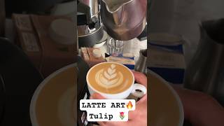 LATTE ART🔥 beauty tulip at capuccino 😘 #latte #barista #baristadaily #latteart