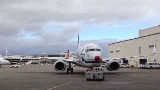 Alaska Airlines 737-700 pushback