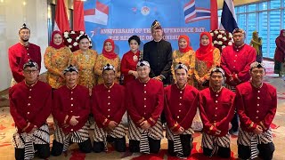 Gugur Gunung by Ayodya Swara Gamelan Group