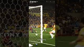 Davi Luiz... salvando gol na copa de 2014