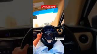 वीडियो बनाने के चक्कर में ठोक दी गाड़ी । #cartips #accidentnews #लाइव