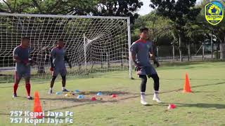 Latihan Kiper 757 Kepri Jaya Fc