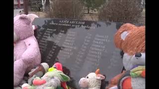 Militares ucranianos capturados são levados ao memorial "Beco dos Anjos", em Donetsk