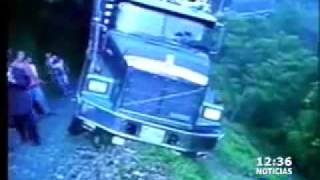 Muerte en Vivo, APLASTADO POR UN CAMION