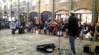 Música ao vivo em Convent Garden | Dani Pelo Mundo