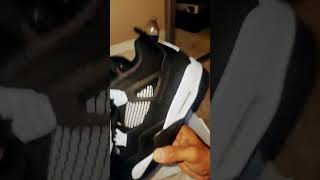 UNBOXING AIR JORDAN 4 RETRO "WHITE THUNDERS" 🔥🌩🌩#jordan4 #nike #fashion #fyp #sneakers #nikeair