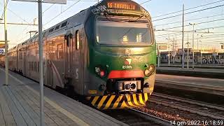 Arrivi e Partenze e Transiti & Annunci Alla Stazione Di Treviglio (BG)